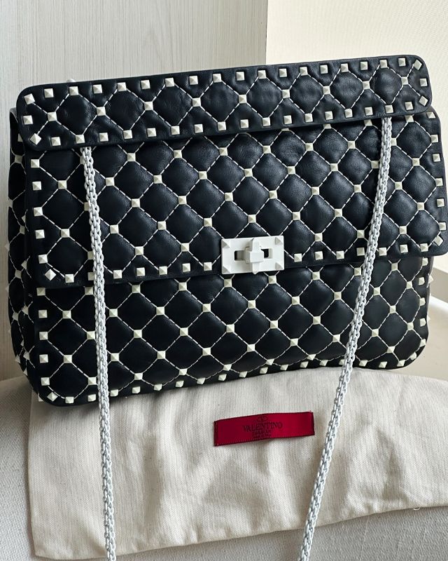 Bolsa Valentino Rockstud. Clique na imagem e confira mais modelos da marca!