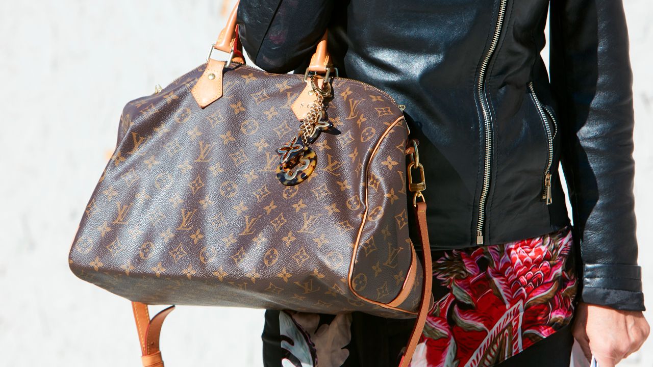 capa do post sobre curiosidades sobre a bolsa louis vuitton speedy