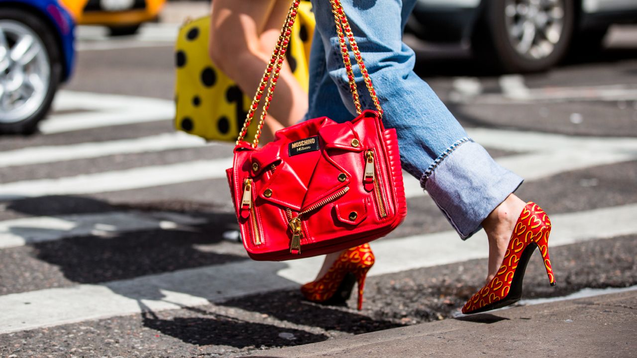 capa do post sobre nova pop-up inusitada da moschino