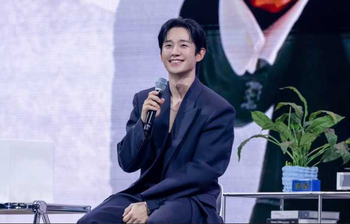 Foto de Jung Hae-in o Novo Embaixador da Dolce & Gabbana. 
