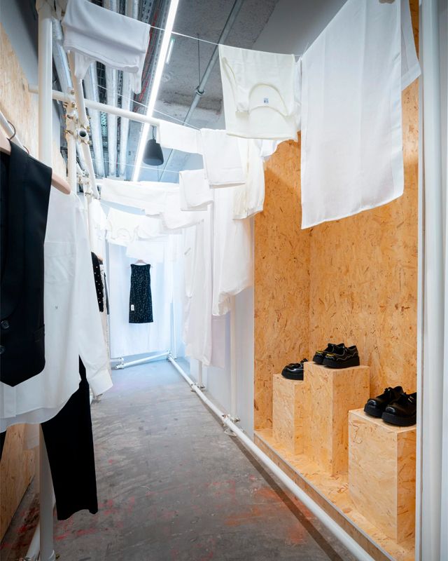 Pop-Up Moschino em Paris. (Foto: Reprodução/Fashion Network)