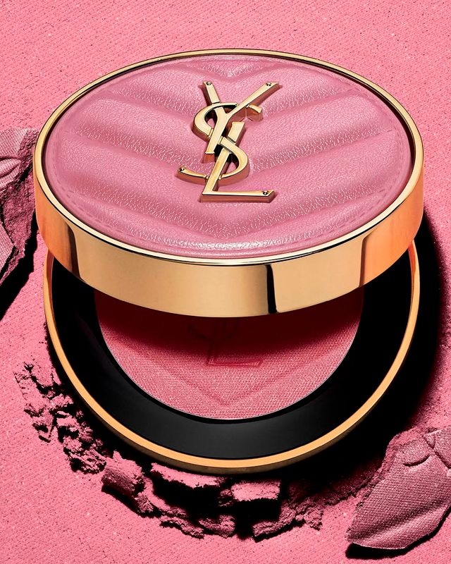 Foto de pó de maquiagem da marca Saint Laurent.