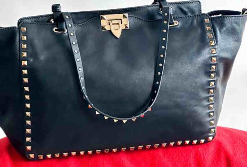 Foto da Rockstud uma das bolsas mais elegantes da valentino.