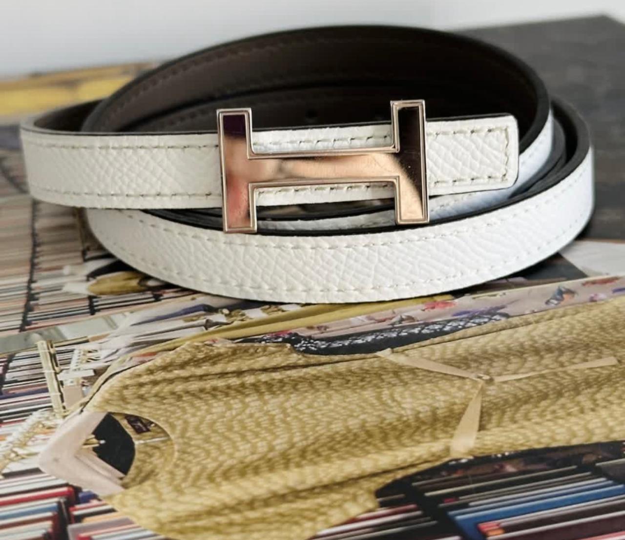 Foto de cinto Hermès, um dos acessórios  de luxo second hand para o dia dos namorados.