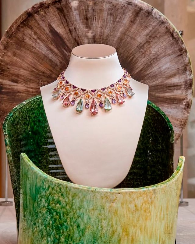 Colar Bulgari. Clique na imagem e confira mais peças da marca! (Foto: Reprodução/Instagram @bvlgari)