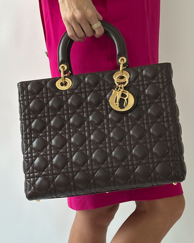 Bolsa Lady Dior. Clique na imagem e confira mais modelos da marca!