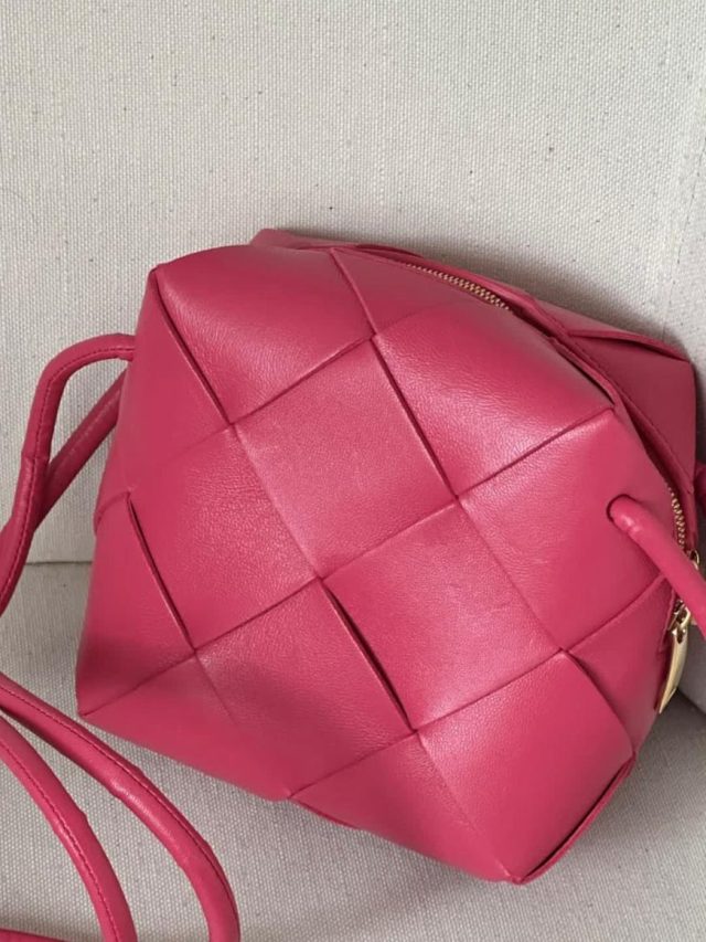 quais-bolsas-bottega-veneta-valem-a-pena-na-super-sale-mes-dos-namorados