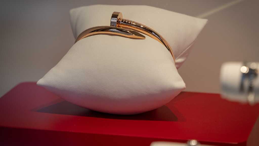Presentes de Luxo para o Dia dos Namorados 2026: Chanel, Dior, Prada e Mais.