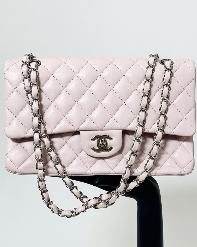 Bolsa Chanel Double Flap. Clique na imagem e confira mais modelos!