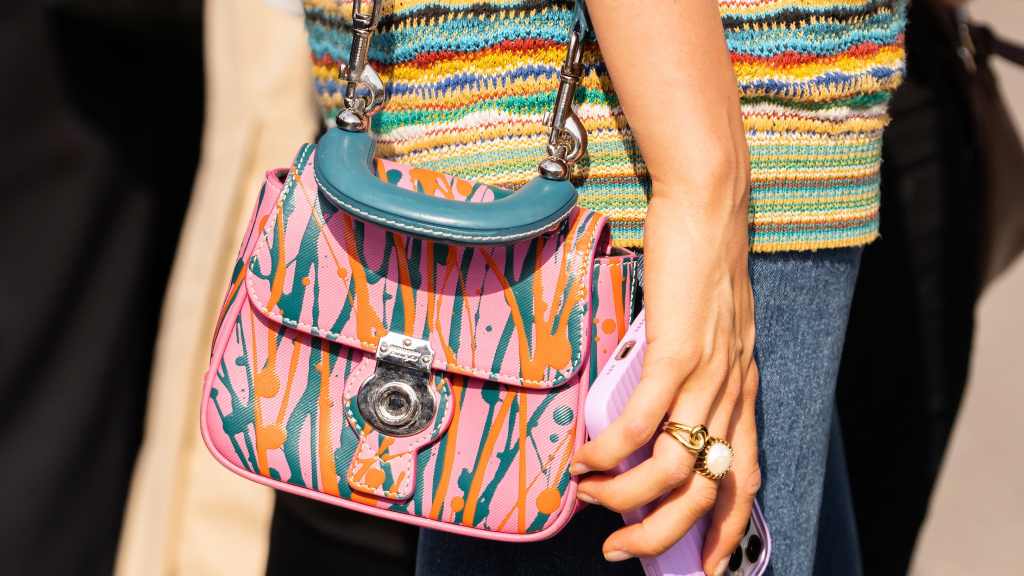 Bolsas Burberry Crossbody com alça longa para usar na transversal.