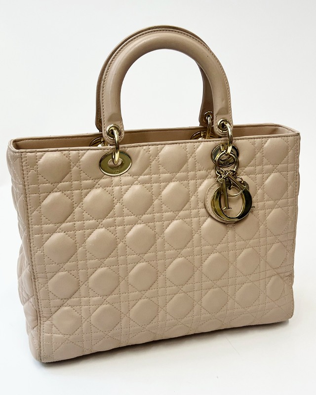 Bolsa Lady Dior. Clique na imagem e confira mais modelos!