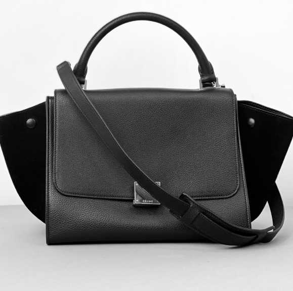 Foto de Bolsa elegante e discreta da marca Celine.