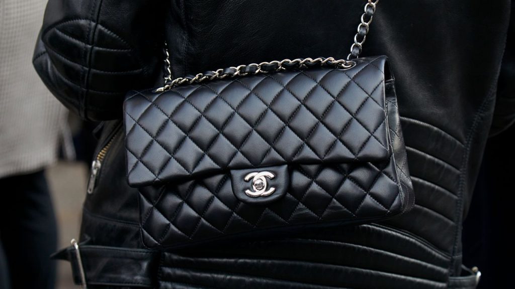 Chanel: Dicas de compras no mercado second hand e brechós como Etiqueta Única, melhores oportunidades de bolsas e acessórios.