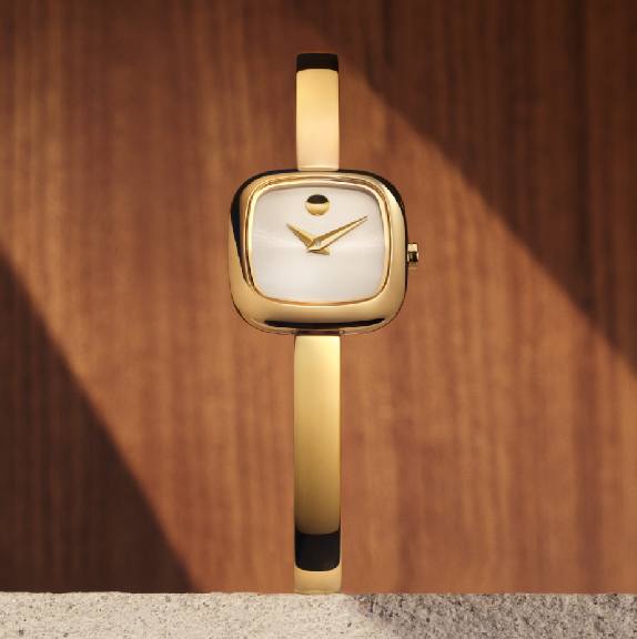 Foto de relógio movado na semana do cliente do etiqueta única.