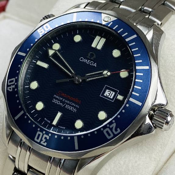 Foto de relógio omega na semana do cliente do etiqueta única.
