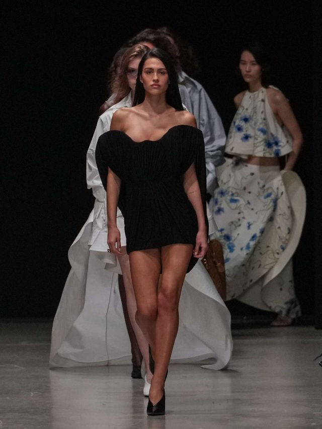 stella-mccartney-desfile-verao-2026-sustentabilidade-e-looks-masculinos