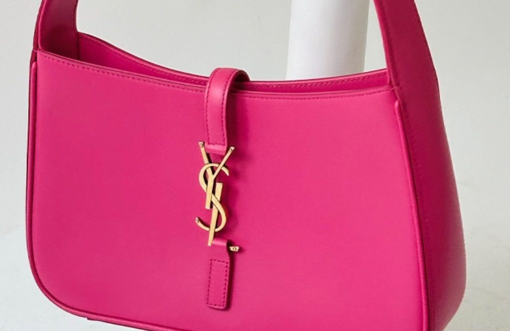 Bolsa le 5 a 7.