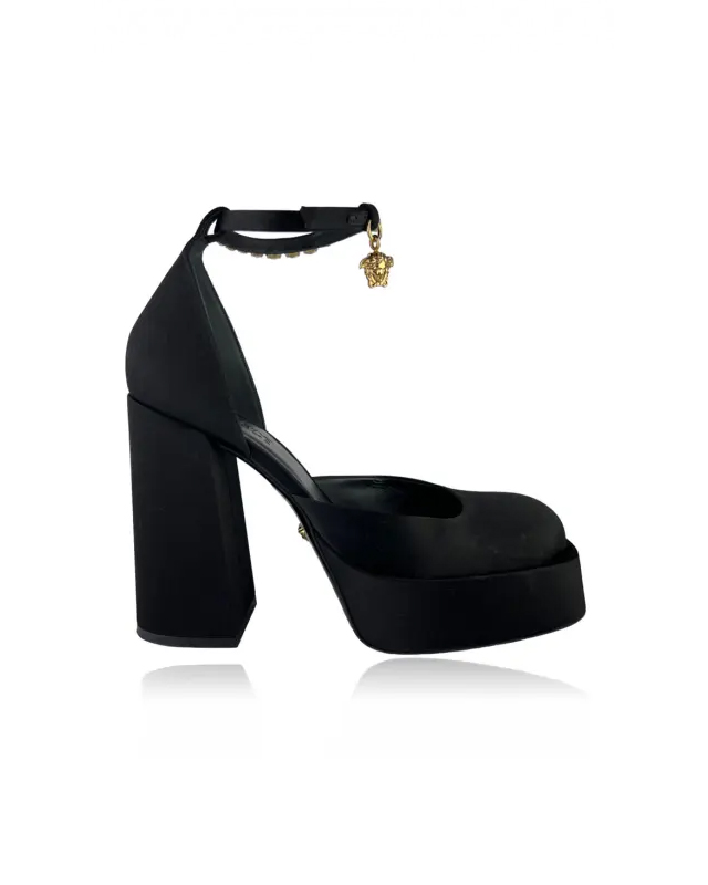 Sapato Versace Medusa Aevitas. Clique na imagem e confira mais modelos!