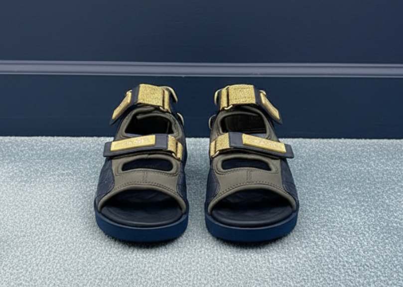 Foto de papete bicolor, um dos sapatos Chanel no Black Month.