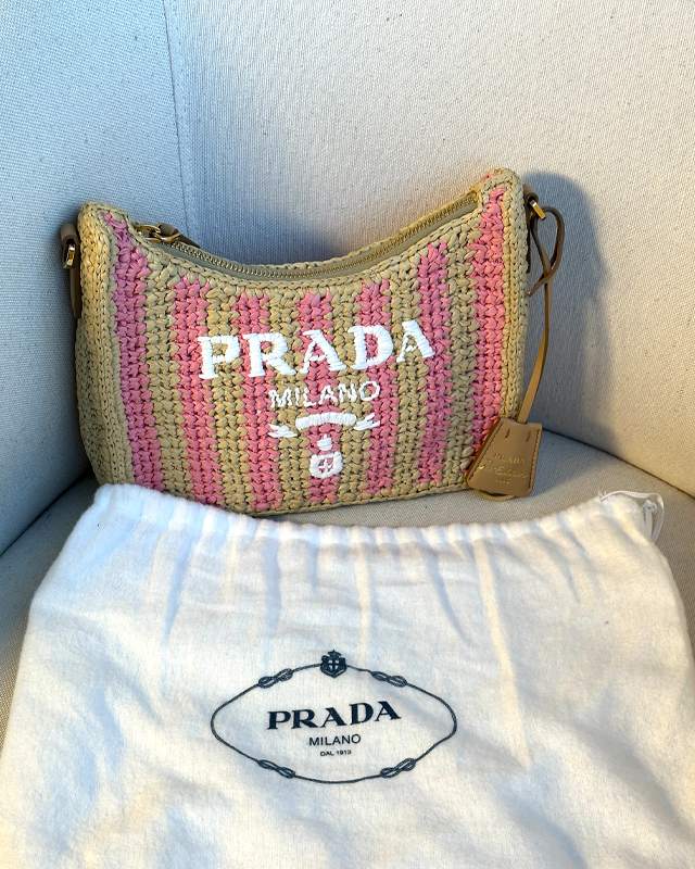 Bolsa Prada Re-Edition. Clique na imagem e confira mais modelos da marca!