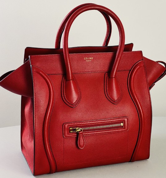 Foto de um dos modelos clássicos de bolsas Celine na XMAS Sale: Luggage.