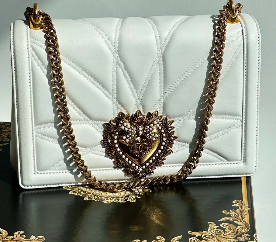 Foto da Devotion, uma das bolsas dolce e gabbana na cyber week.