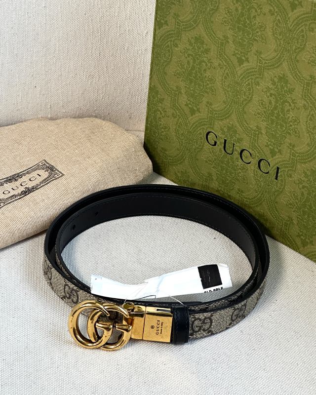 Cinto Gucci G Interlocking. Clique na imagem e confira mais modelos da marca!