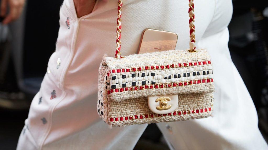 as-bolsas-flaps-da-chanel-no-mes-consumidor