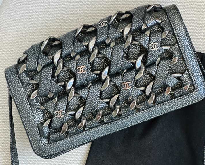 Foto de um dos modelos raros e dificieis de achar da Chanel.