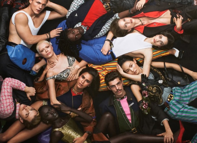 Foto da Campanha da Versace Spring/Summer 2026 dirigida por Dario Vitale e fotografada por Steven Meisel.