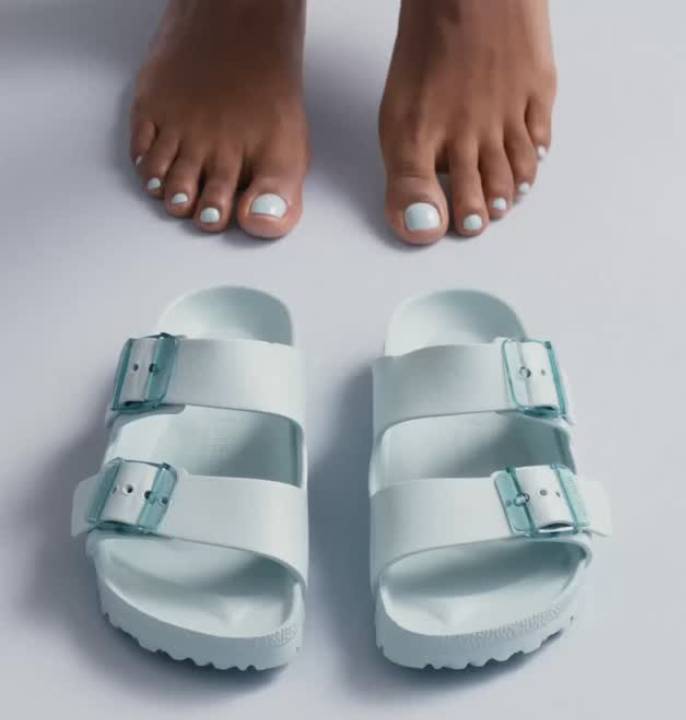 Sandáia Birkenstock.