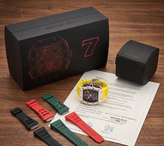 Foto de richard mille original seminovo com caixa e certificado de autenticidade e documentos.