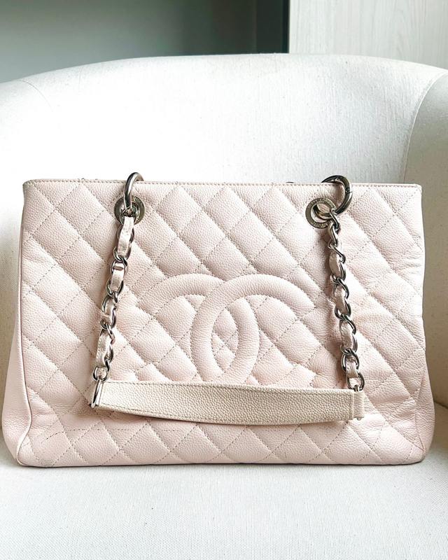 Bolsa Chanel Grand Shopping Tote . Clique na imagem e confira mais modelos da marca!