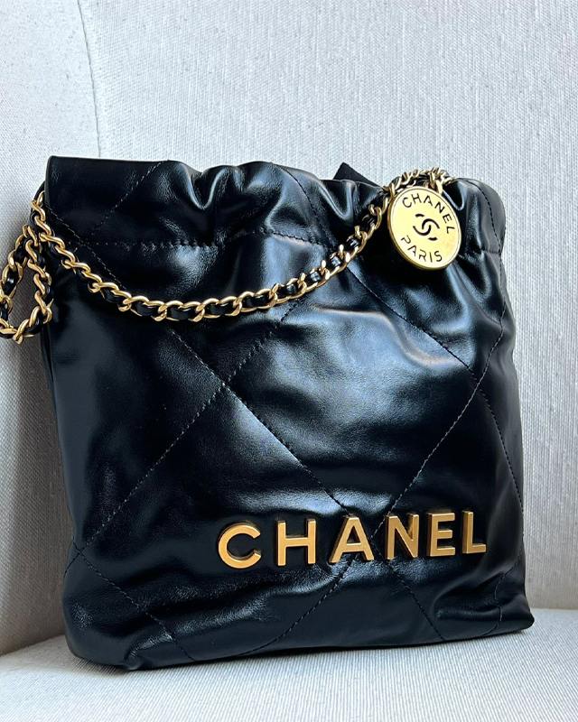 Bolsa Chanel 22. Clique na imagem e confira mais modelos da marca!