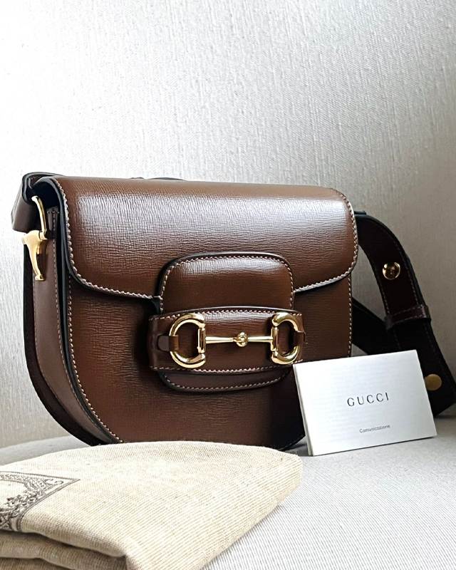 Bolsa Gucci Horsebit 1955. Clique na imagem e confira mais modelos da marca!