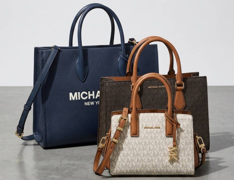 Foto de três bolsas da michael kors.