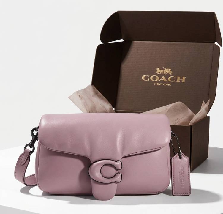 Bolsa Coach Tabby em couro, um dos modelos mais icônicos da marca americana de bolsas de luxo
