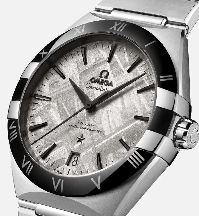 Foto de relógio omega constellation.
