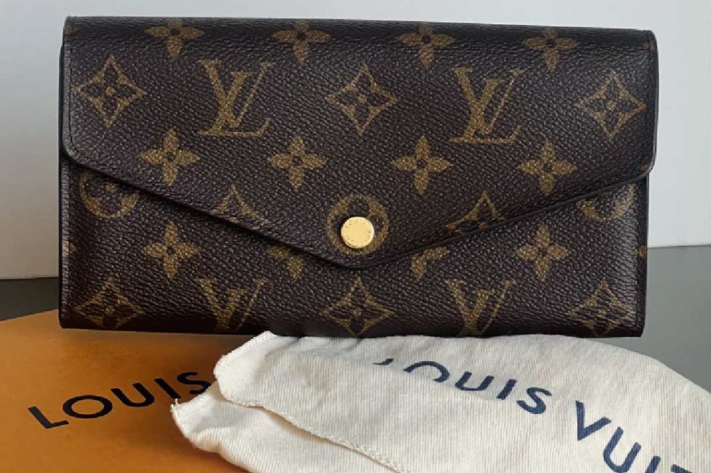 Carteira Louis Vuitton Sarah Monogram