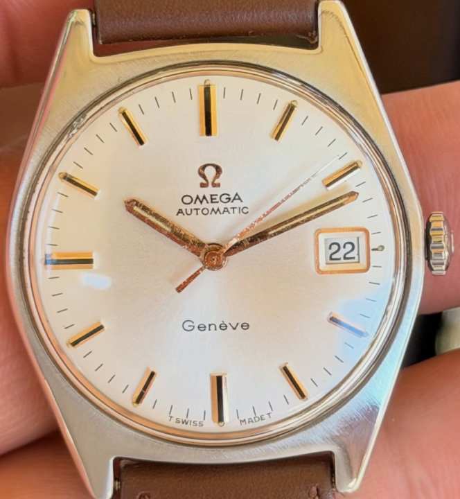Foto de um dos relógios omega mais baratos, modelo vintage.