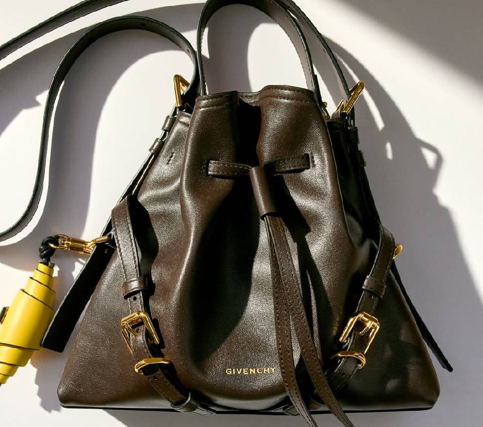 Foto da Givenchy Voyou bucket bag.