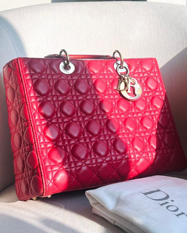 Bolsa Lady Dior. Clique na imagem e confira mais modelos da marca!