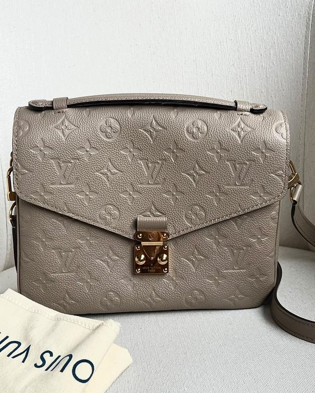 Bolsa Louis Vuitton Pochette Métis. Clique na imagem e confira mais modelos da marca!