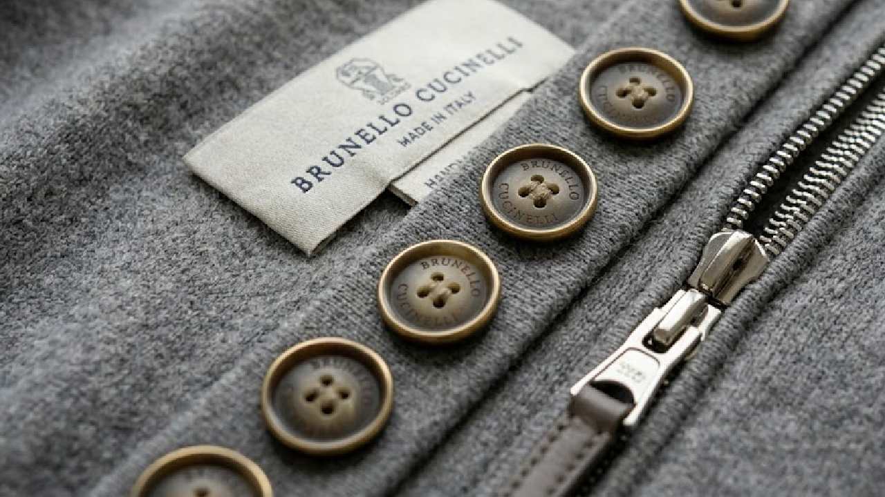 zíper e botões de peças originais da brunello cucinelli.