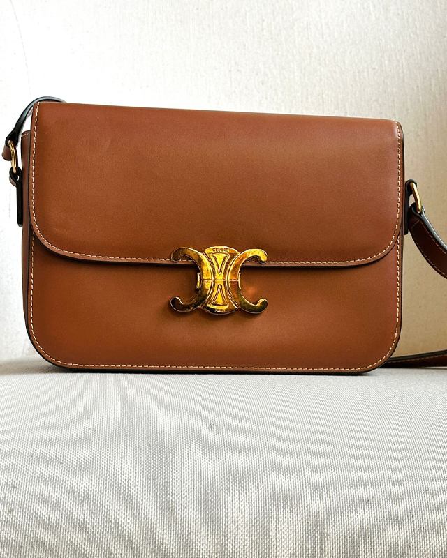 Bolsa Celine Triomphe. Clique na imagem e confira mais modelos!