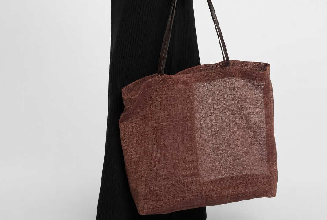Barn Tote Bag in Mesh.