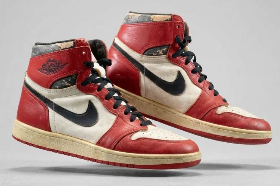 Air Jordan 1 High Chicago original de 1985 — um dos sneakers streetwear de luxo mais valorizados do mundo no mercado second hand