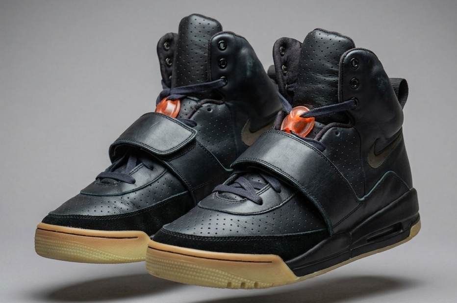 Nike Air Yeezy 1 usado no Grammy 2008 por Kanye West — um dos sneakers streetwear de luxo mais valiosos e raros do mundo