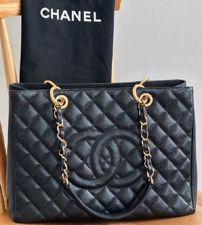 Chanel GST segunda mão.