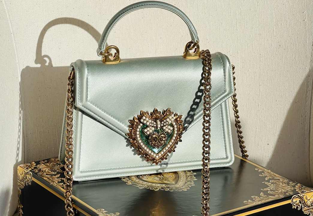 bolsa dolce & gabbana devotion pequena seminova com caixa original.